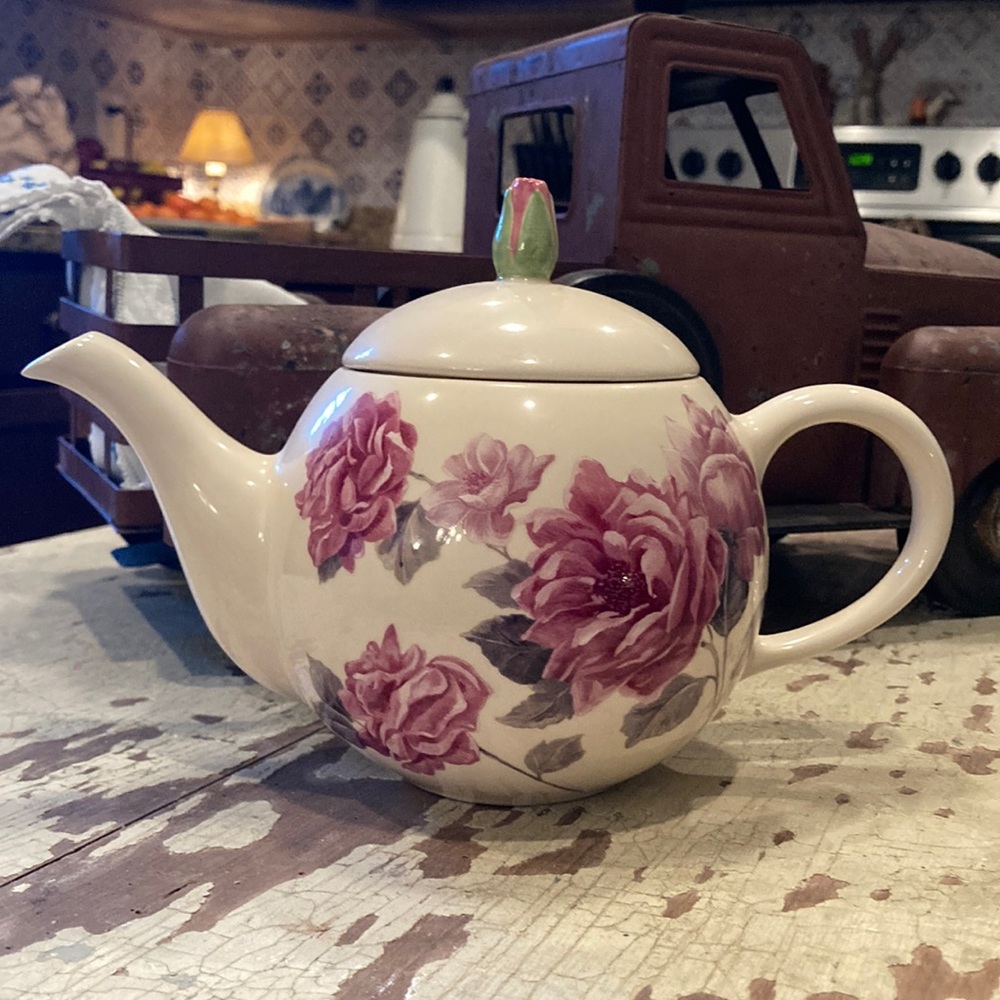 Telaflora gift 100th anniversary Mother’s Day 2008 floral teapot